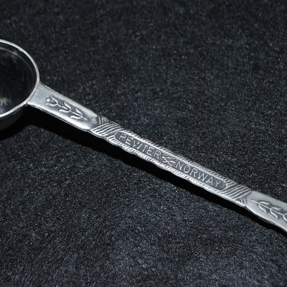 Two Antique or Vintage Kitchen Items - Picture 4 of 8